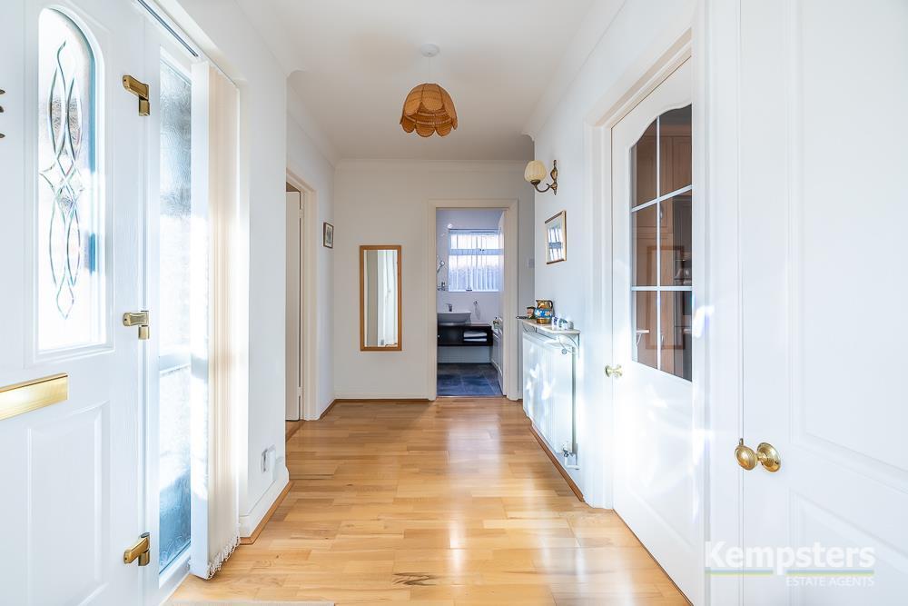 Hallway 1.jpg