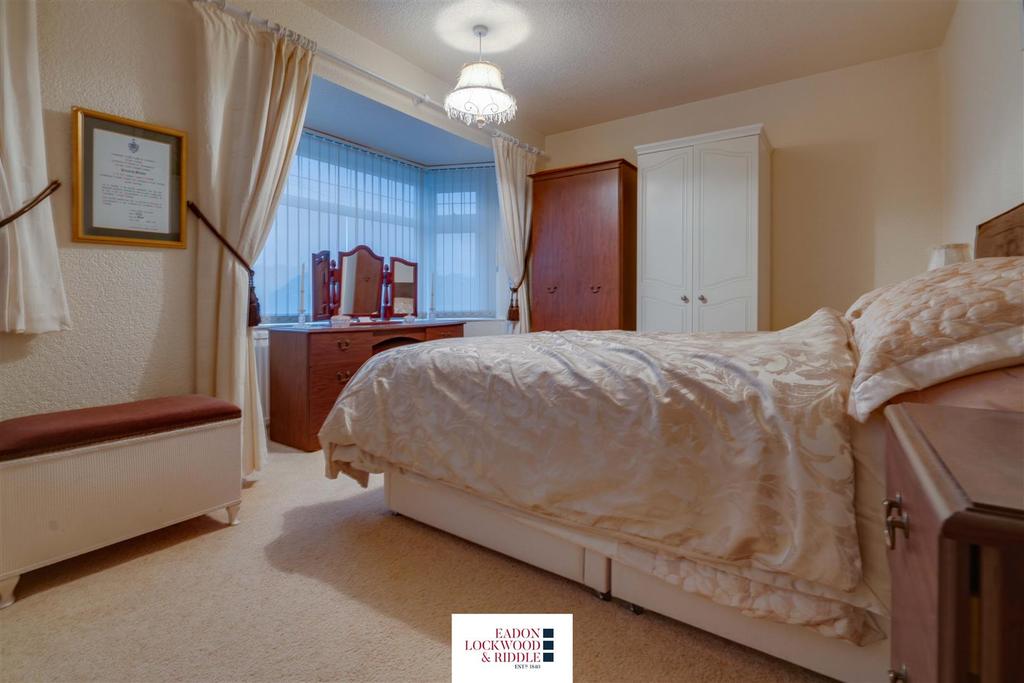 Bedroom 1-1.jpg