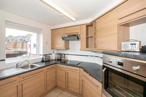 1 bedroom apartment for sale, Farringford Court, 1 Avenue Road, Lymington, Hampshire