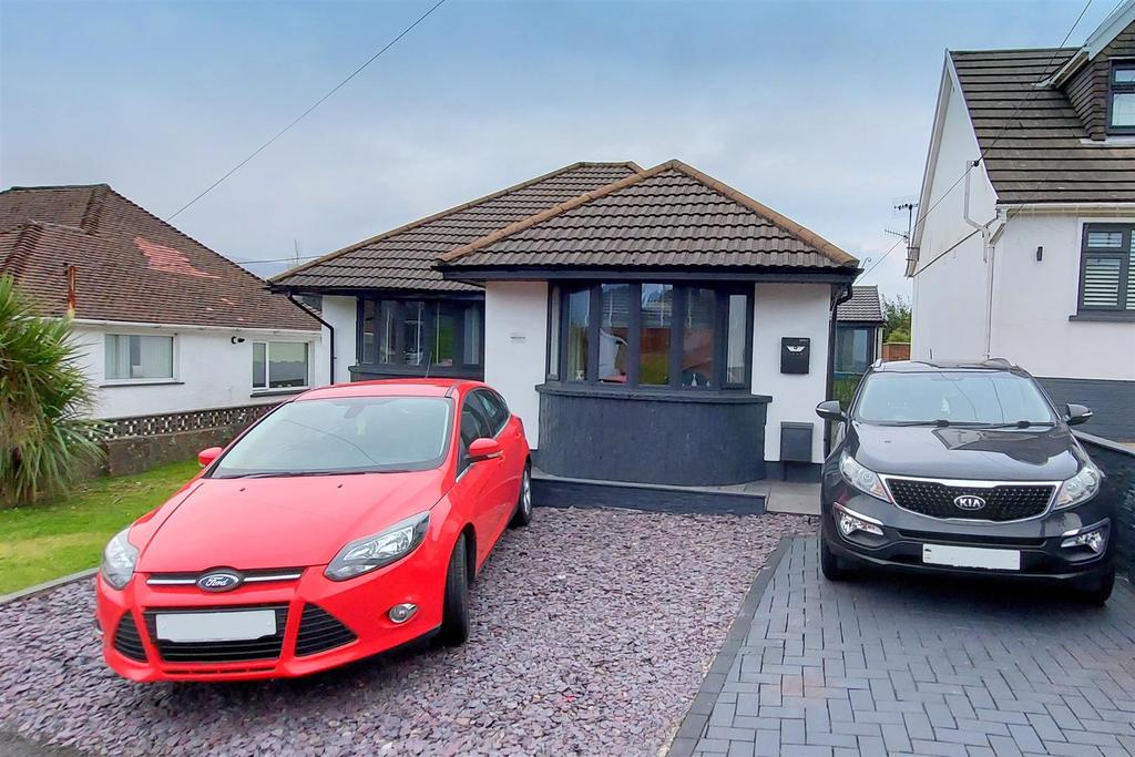 Alma Road, Maesteg 2 bed detached bungalow £299,950
