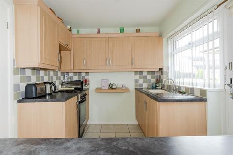 104 Fosseway Avenue, Moreton-in-marsh, GL56 0EA