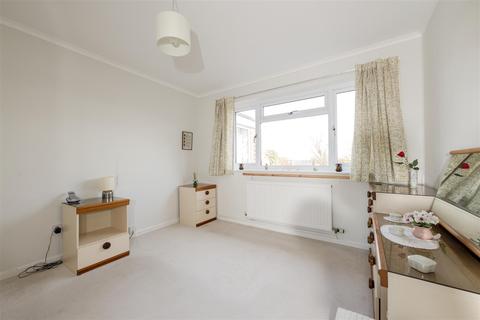104 Fosseway Avenue, Moreton-in-marsh, GL56 0EA