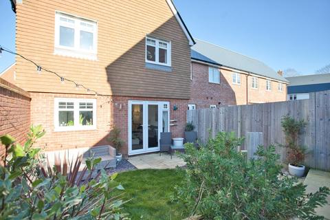 3 bedroom end of terrace house for sale - Westbrook Drive, Folkestone