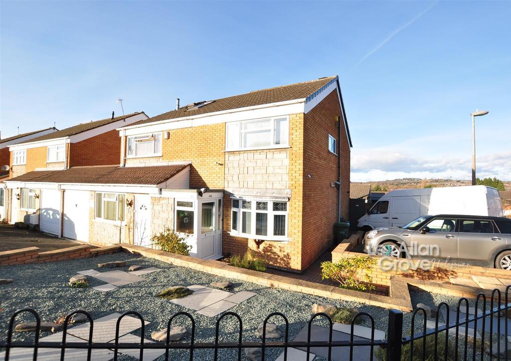 Apperley Way, Halesowen 3 bed semidetached house £230,000