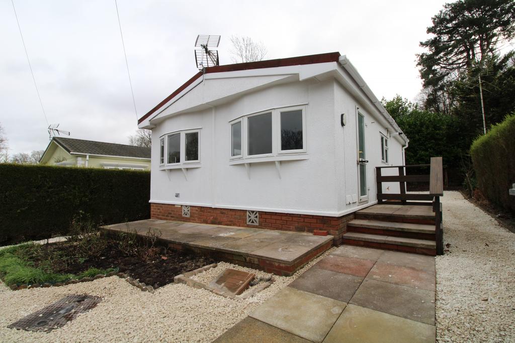 Wigginton, Hertfordshire, HP23 1 bed park home £125,000