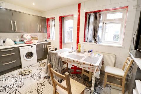 193 Walton Road, London, E12 5RN