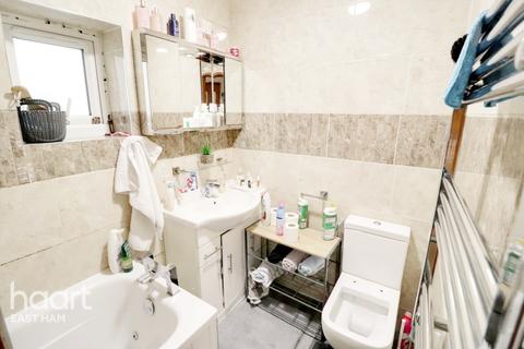 193 Walton Road, London, E12 5RN