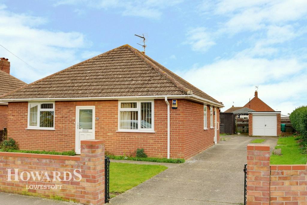Westland Road, Lowestoft 3 bed detached bungalow for sale £220,000