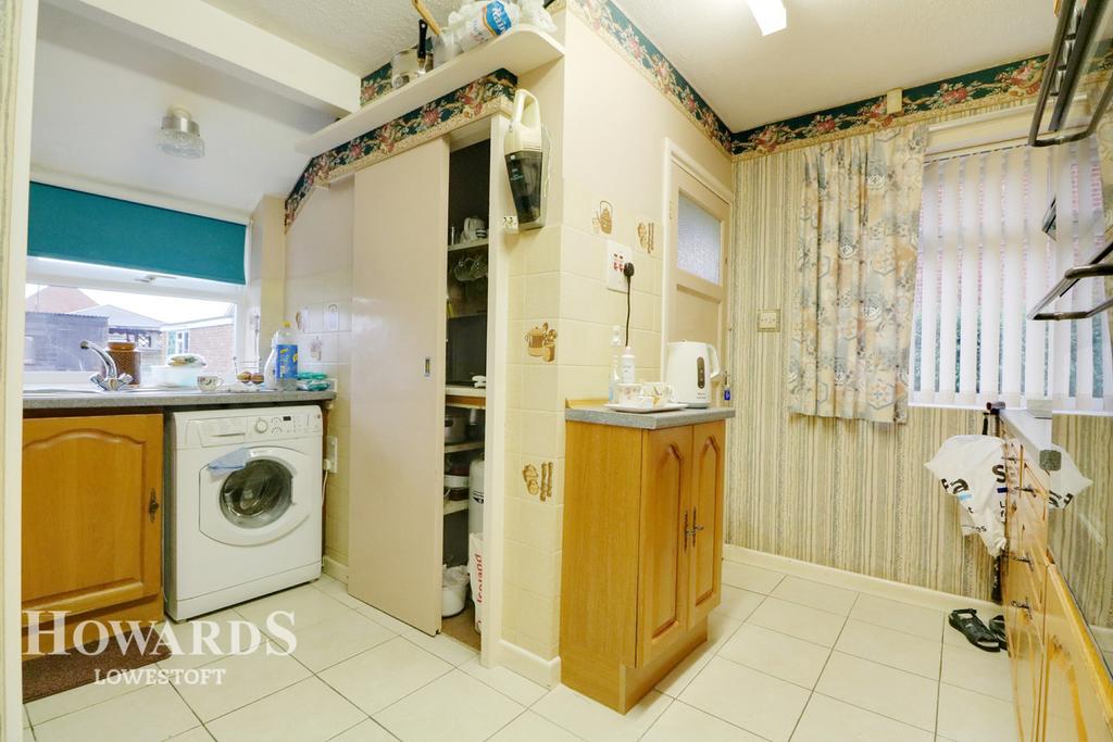 Westland Road, Lowestoft 3 bed detached bungalow for sale £220,000