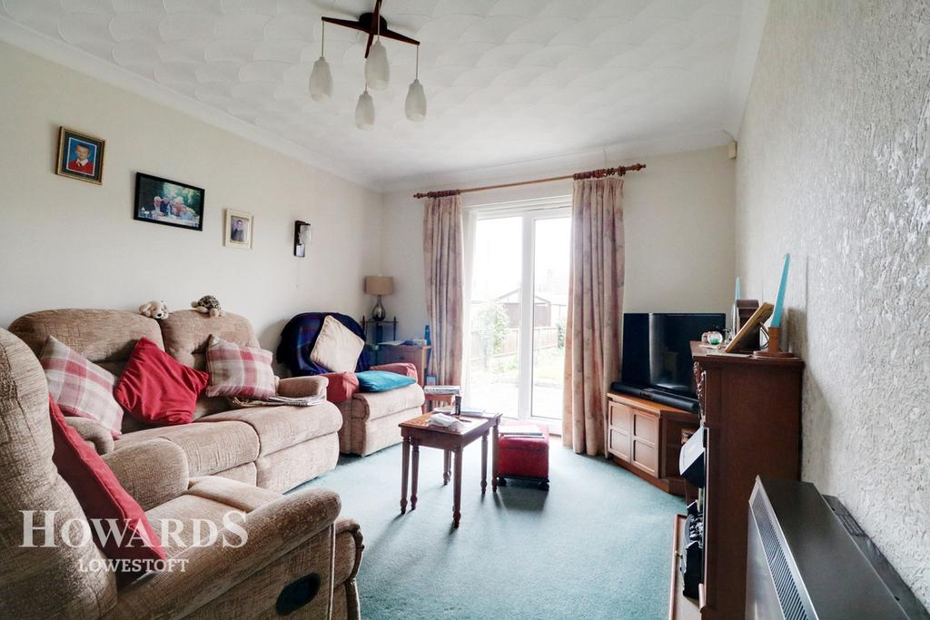 Westland Road, Lowestoft 3 bed detached bungalow £220,000