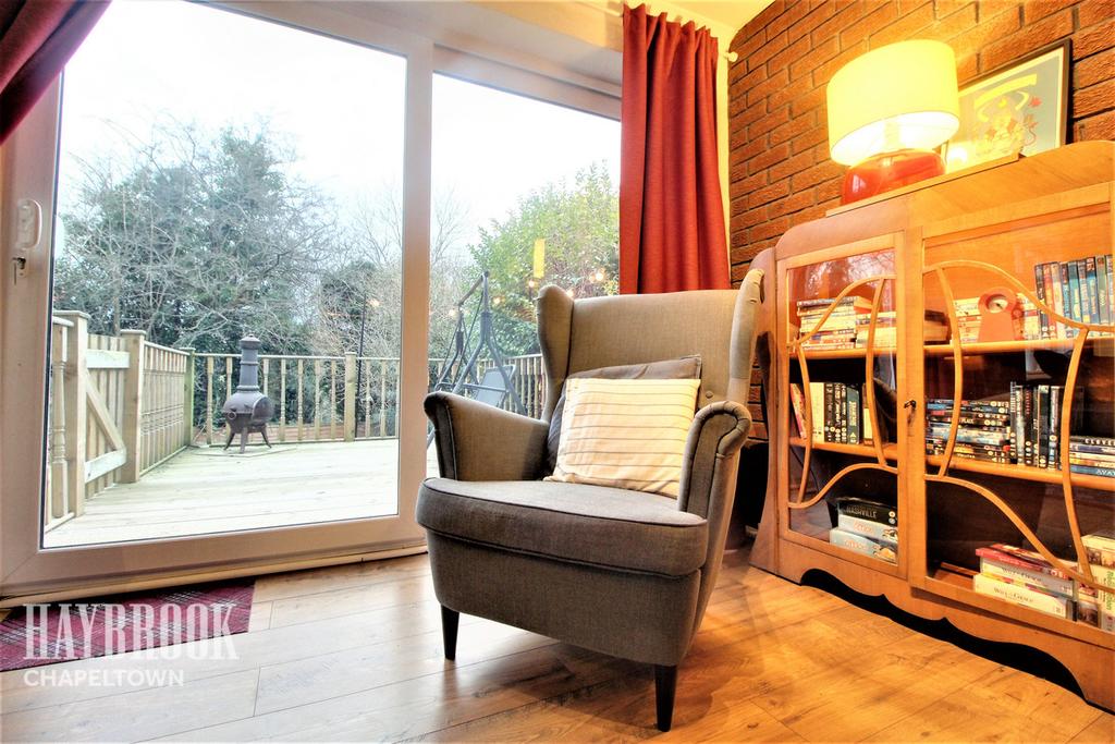 Cowley Lane, Chapeltown 3 bed detached house £275,000