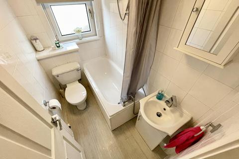 7 Denholm Way, Beith, KA15 1BN