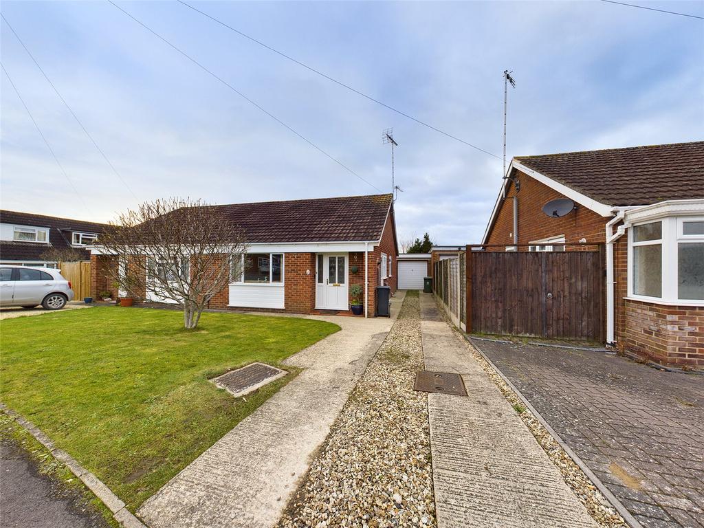 The Holly Grove, Quedgeley, Gloucester, Gloucestershire, GL2 2 bed