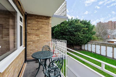 5, Mount Court Crescent Road, Kingston Upon Thames, KT2 7RQ
