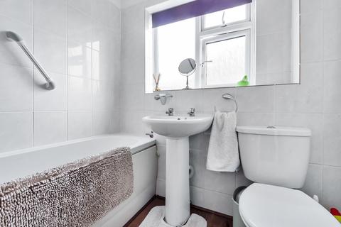 5, Mount Court Crescent Road, Kingston Upon Thames, KT2 7RQ