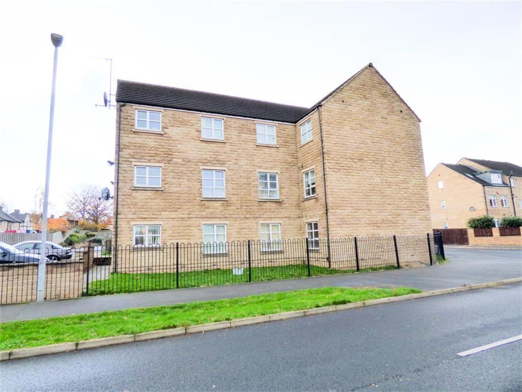 Marlington Drive, Huddersfield, West... 2 bed flat £60,000