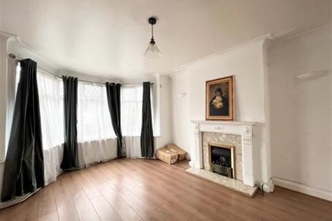 132 Hounslow Road, Twickenham, TW2 7HB