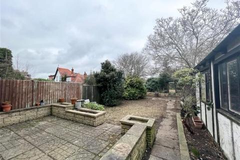 132 Hounslow Road, Twickenham, TW2 7HB