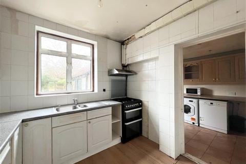 132 Hounslow Road, Twickenham, TW2 7HB