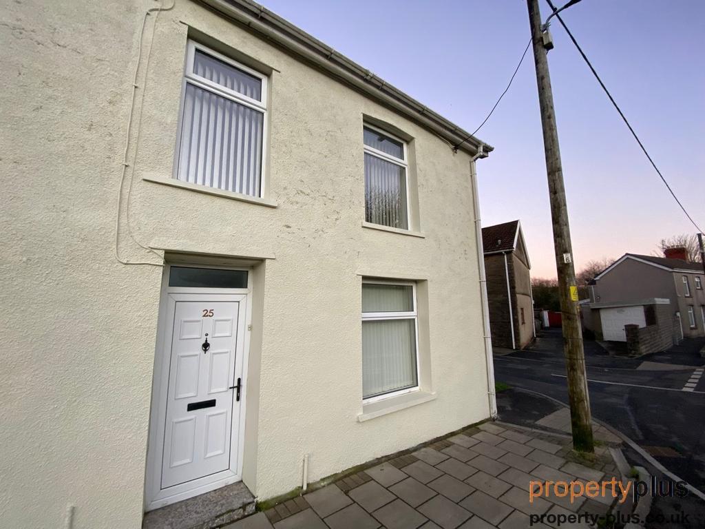 Penrhiwfer Road Tonyrefail Tonyrefail 2 bed end of terrace house £