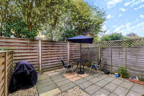 18, Cherrywood Court Cambridge Road, Teddington, TW11 8DP