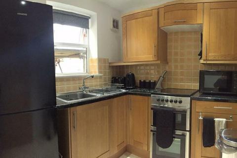 2 bedroom flat to rent, Dumbarton House Court, Bryn Y Mor Crescent, Uplands, SA1 4QX