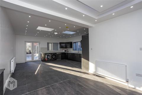 3 bedroom semi-detached house to rent, Crompton Way, Bolton, BL2 2RU