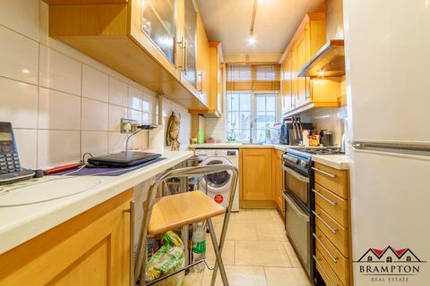 2 bedroom flat for sale, Quadrant Close, Church Road, Hendon, NW4