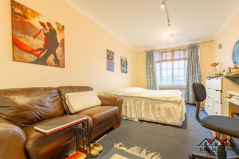 2 bedroom flat for sale, Quadrant Close, Church Road, Hendon, NW4