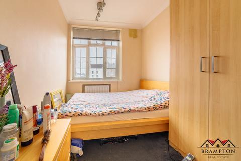 2 bedroom flat for sale, Quadrant Close, Church Road, Hendon, NW4