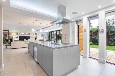 Beechways Castle Road, Woking, GU21 4EU