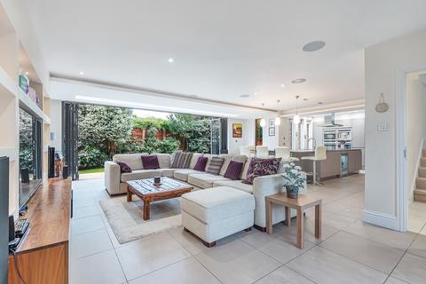 Beechways Castle Road, Woking, GU21 4EU