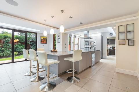 Beechways Castle Road, Woking, GU21 4EU