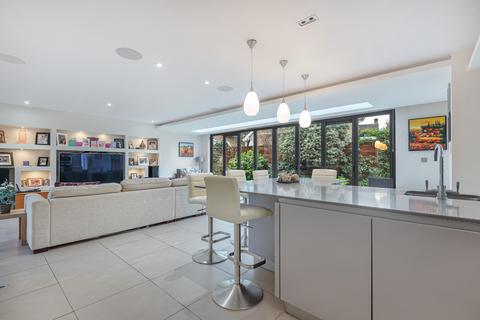 Beechways Castle Road, Woking, GU21 4EU