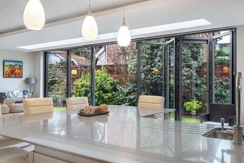Beechways Castle Road, Woking, GU21 4EU
