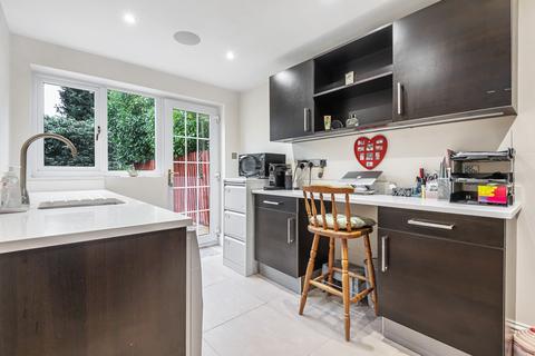 Beechways Castle Road, Woking, GU21 4EU