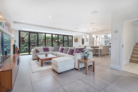 Beechways Castle Road, Woking, GU21 4EU
