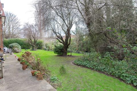 46 Denison Close, London, N2 0JU