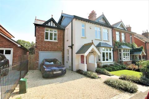 Elm Cottage Mill Road, Shiplake, Henley-on-thames, RG9 3LW