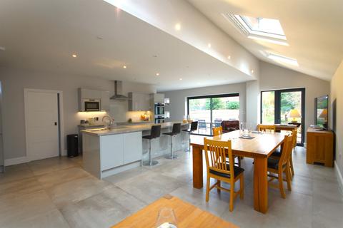 Elm Cottage Mill Road, Shiplake, Henley-on-thames, RG9 3LW