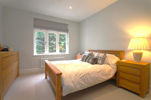 Elm Cottage Mill Road, Shiplake, Henley-on-thames, RG9 3LW