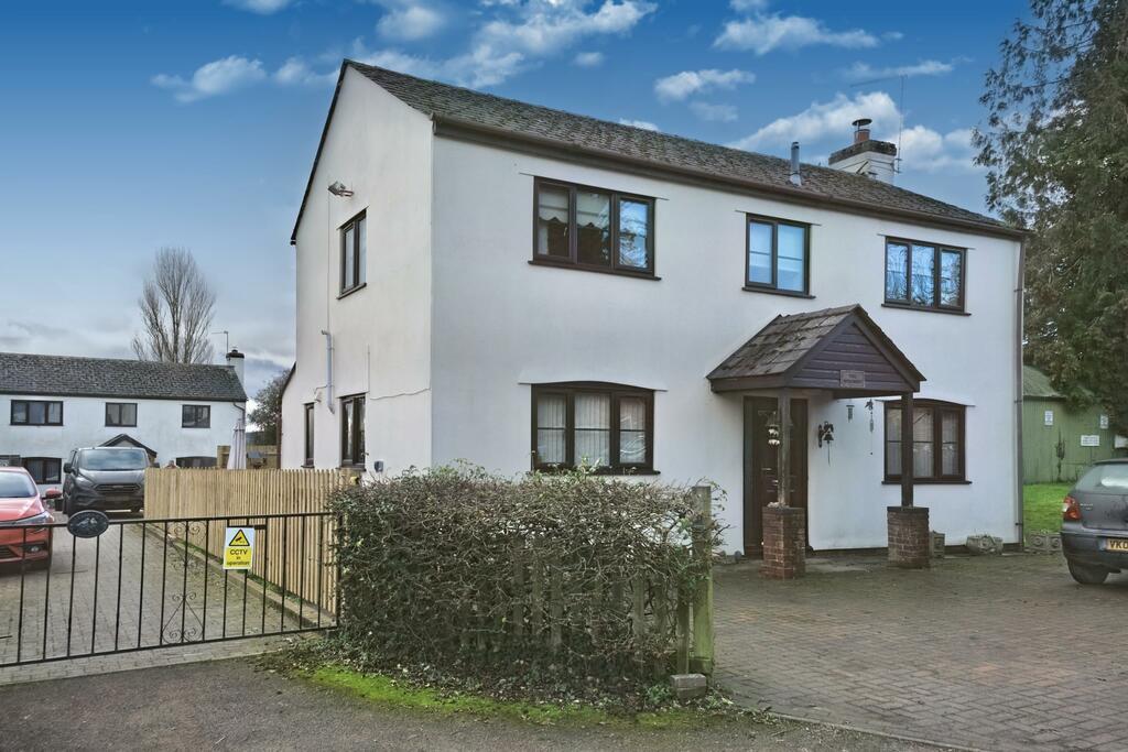 The Village, Westbury on Severn 4 bed detached house £379,995