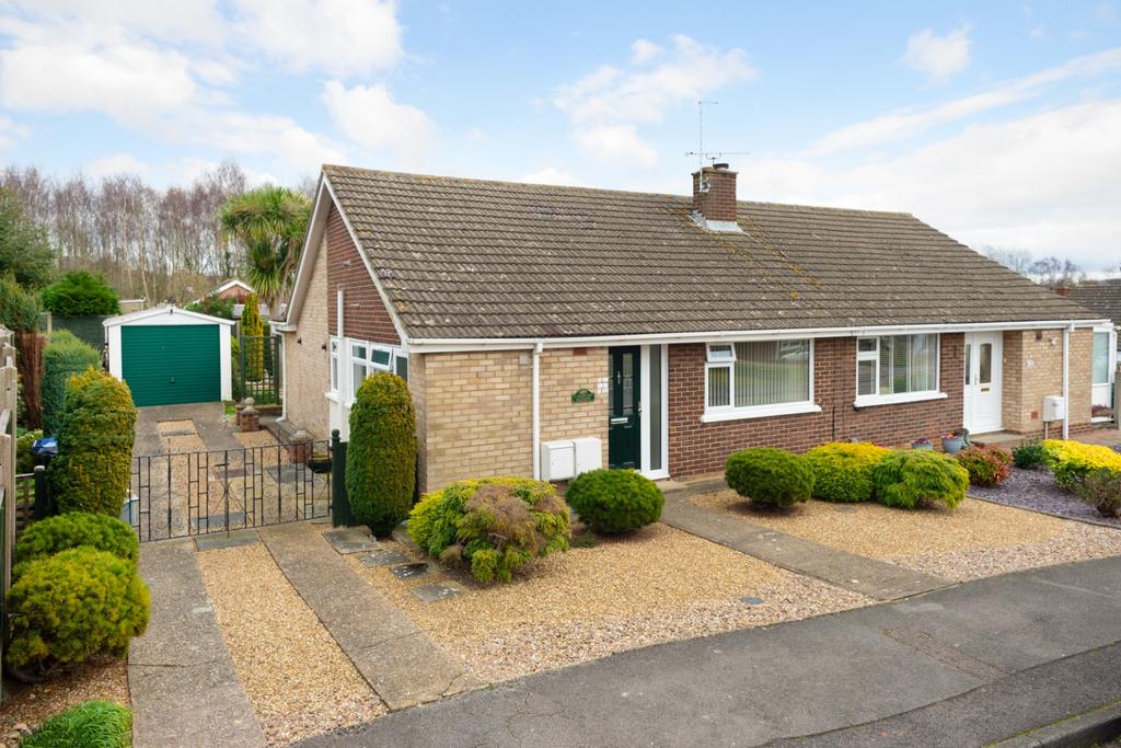 Fairview Gardens, Sturry 2 bed semidetached bungalow £300,000