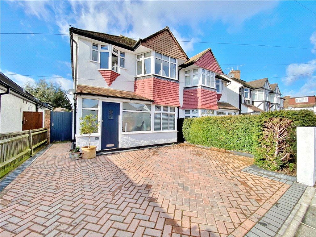 The Ridge, Twickenham, TW2 3 bed semidetached house £750,000