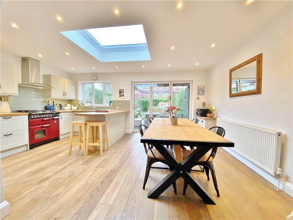 The Ridge, Twickenham, TW2 3 bed semidetached house £750,000