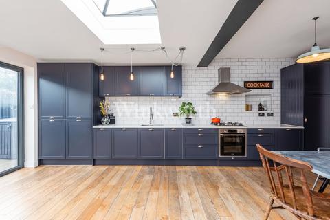 48 Thackeray Avenue, London, N17 9DY