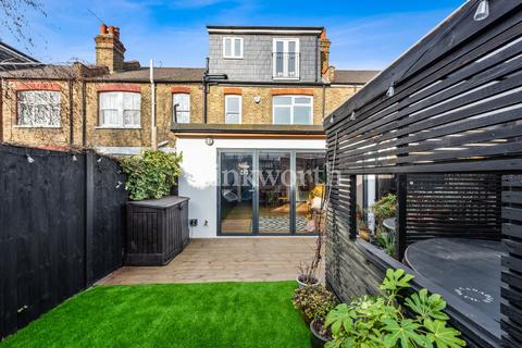 48 Thackeray Avenue, London, N17 9DY