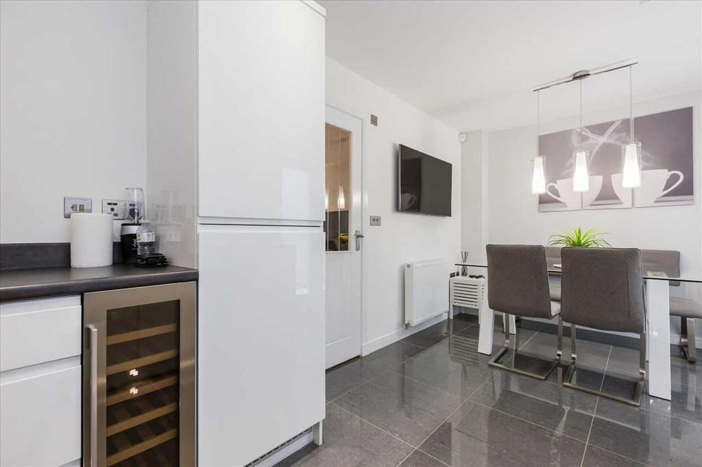 Kitchen Dining (2)