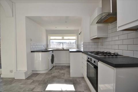 2 bedroom end of terrace house to rent, Walletts Road, Chorley