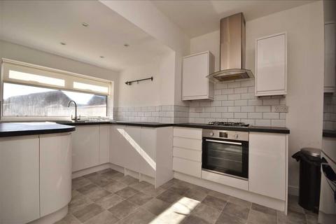 2 bedroom end of terrace house to rent, Walletts Road, Chorley